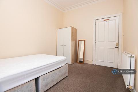 2 bedroom flat to rent, Victoria Road, Aberdeen, AB11