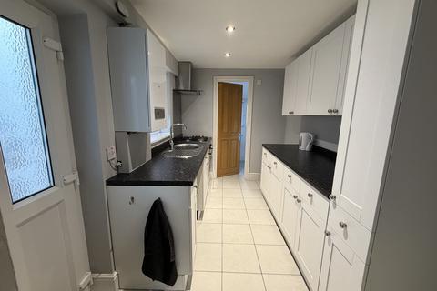 3 bedroom terraced house to rent, Lorne Street, Kidderminster, DY10