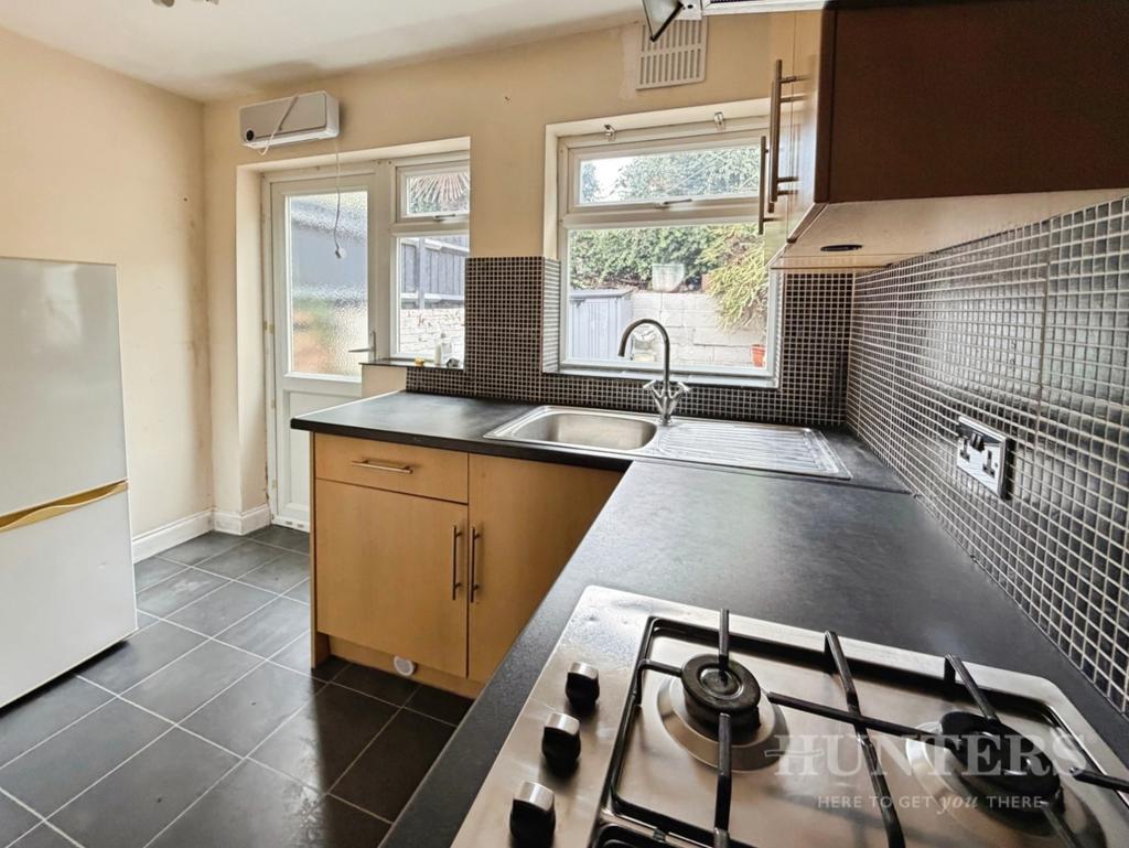 House in Sutton - View 2