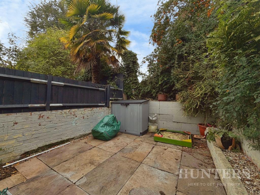 House in Sutton - View 4