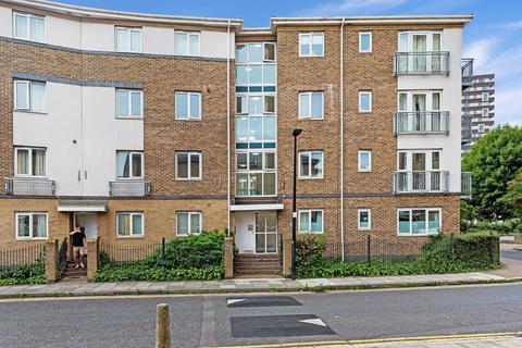 2 bedroom flat to rent, Morton Close, London E1