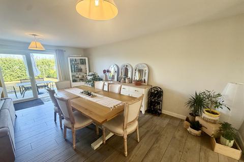 3 bedroom semi-detached house to rent, Pratts Farm Cottages, Stane Street, Billingshurst, RH14