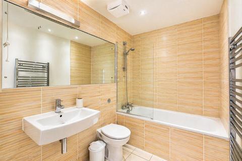 2 bedroom apartment to rent, Ursula Gould Way, Ingot Tower, E14