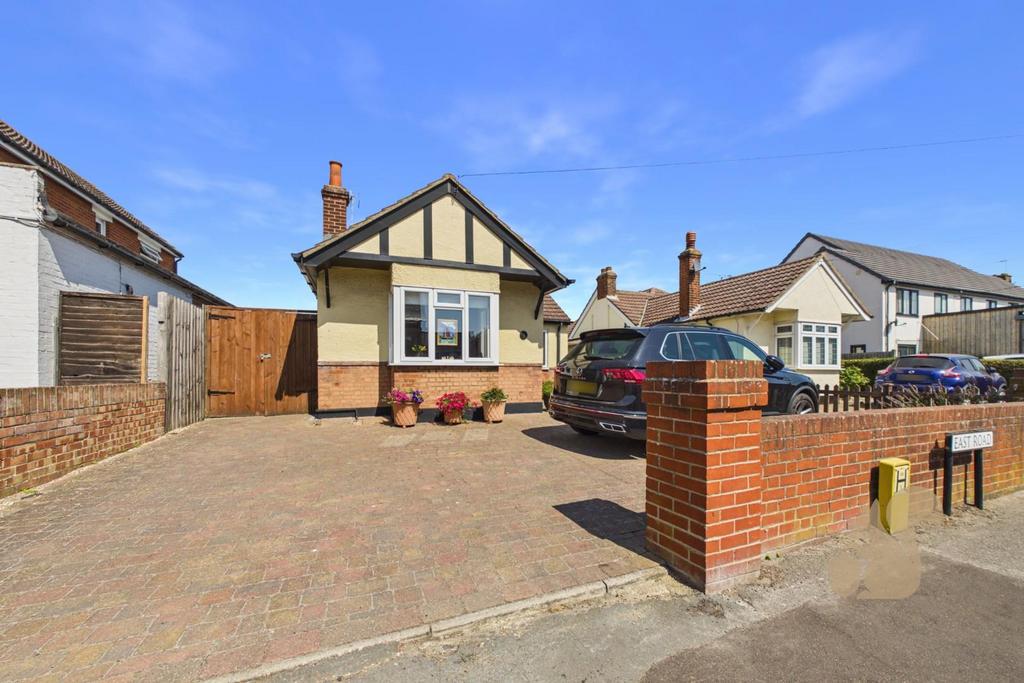 2 bedroom detached bungalow for sale in Colchester on OnTheMarket 2 bedroom detached bungalow for sale in Colchester on OnTheMarket