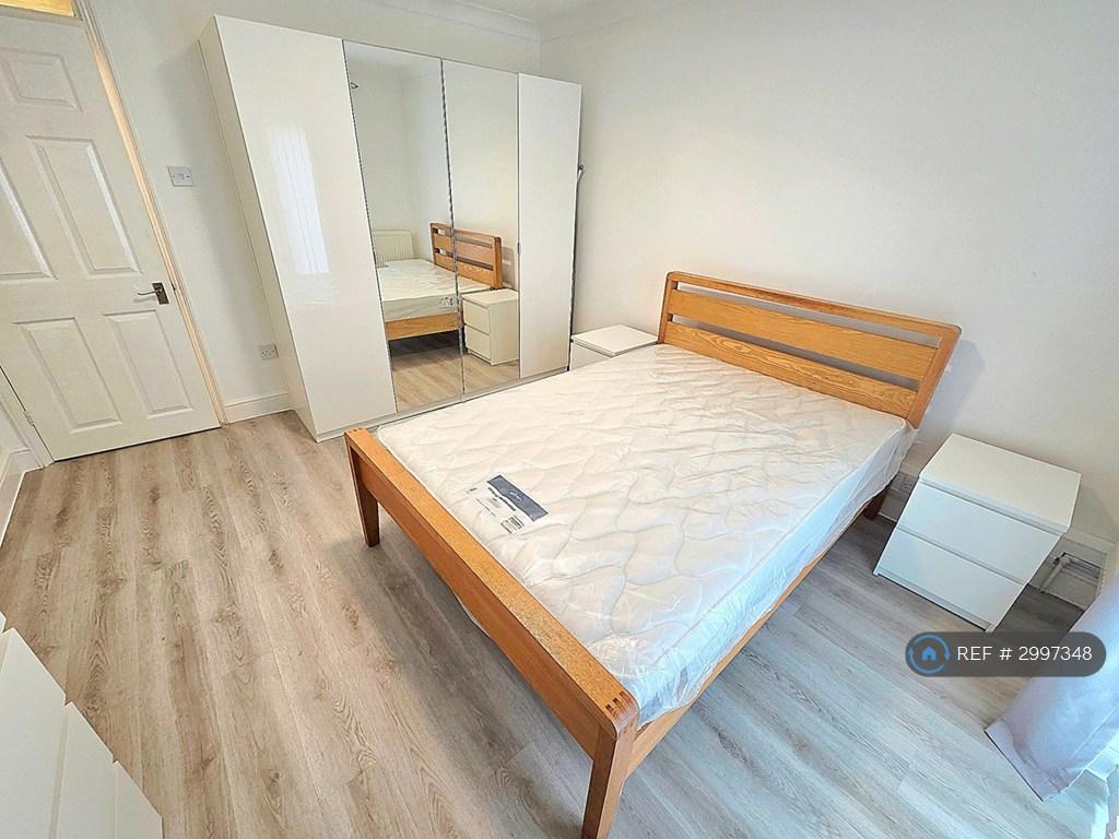 Apartment in Wembley - More