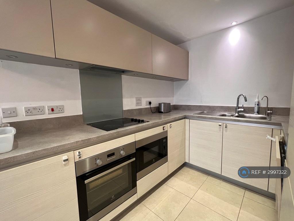 Apartment in London - View 5
