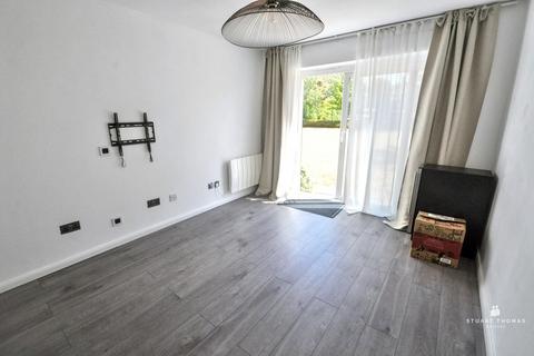 1 bedroom ground floor flat for sale, Benfleet Road, Hadleigh