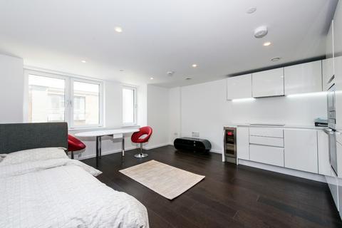 Studio to rent, Eagle Point, City Road, Shoreditch, London, EC1V