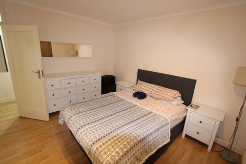 1 bedroom ground floor flat to rent, Thurlby Croft, Mulberry Close, London, NW4