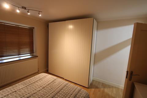 1 bedroom ground floor flat to rent, Thurlby Croft, Mulberry Close, London, NW4
