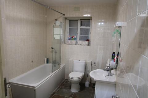 1 bedroom ground floor flat to rent, Thurlby Croft, Mulberry Close, London, NW4