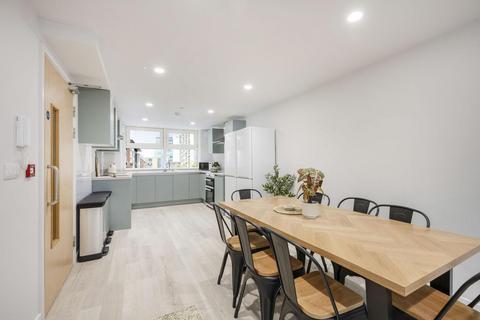 1 bedroom in a flat share to rent, Boston Manor Road, London TW8