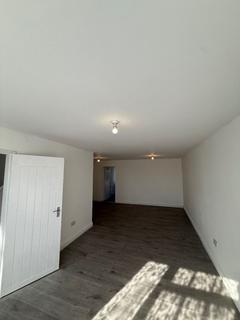 3 bedroom house to rent, Pennine Ave, Luton, LU3