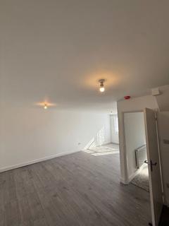 3 bedroom house to rent, Pennine Ave, Luton, LU3