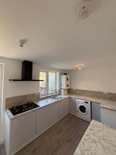 3 bedroom house to rent, Pennine Ave, Luton, LU3