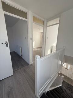 3 bedroom house to rent, Pennine Ave, Luton, LU3