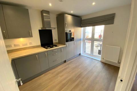 3 bedroom terraced house to rent, Hawker Drive, Gloucester GL3