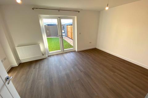 3 bedroom terraced house to rent, Hawker Drive, Gloucester GL3