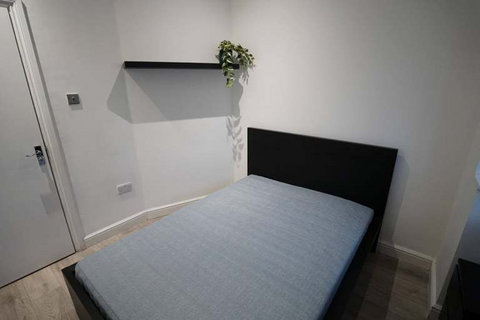 7 bedroom house share to rent, Harrow Road, London, IG11
