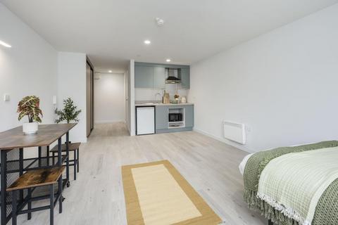 Studio to rent, Boston Manor Road, London TW8