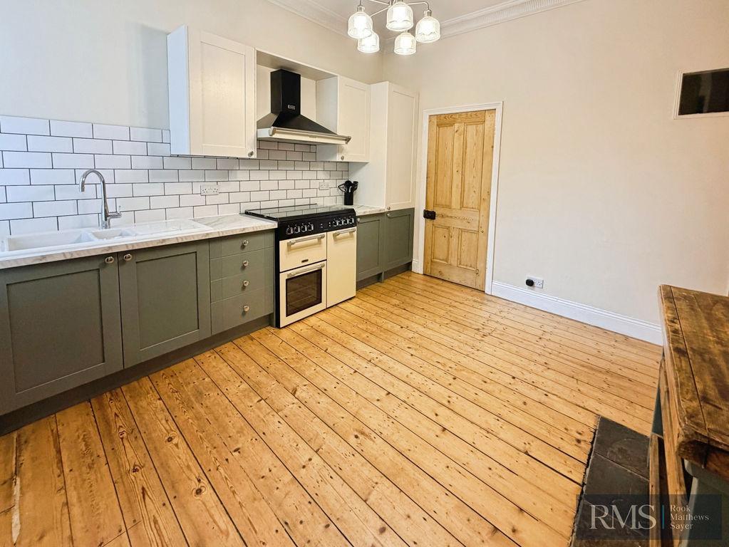 Apartment in Newcastle Upon Tyne - View 5