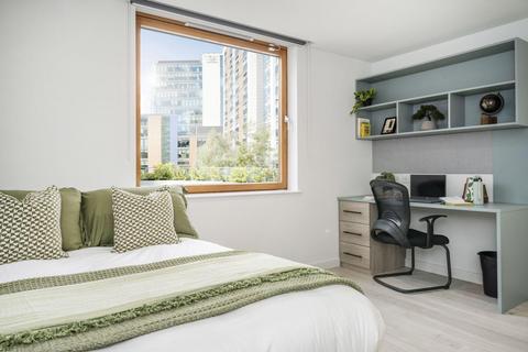 Studio to rent, Boston Manor Road, London TW8