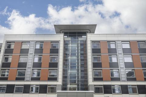 Studio to rent, Boston Manor Road, London TW8