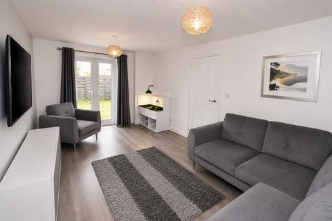 3 bedroom terraced house to rent, Colliers Way, Leigh
