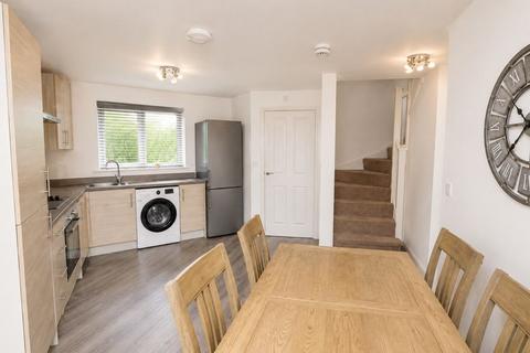 3 bedroom terraced house to rent, Colliers Way, Leigh