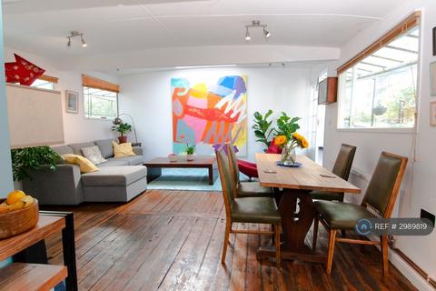 2 bedroom houseboat to rent, London, London, SW11
