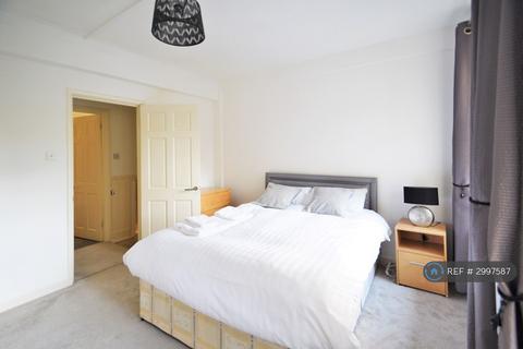 2 bedroom maisonette to rent, Riverside Mansions, London, E1W