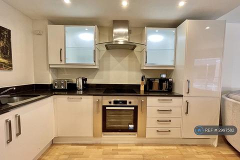 2 bedroom flat to rent, Cuba Street, Greater London, E14