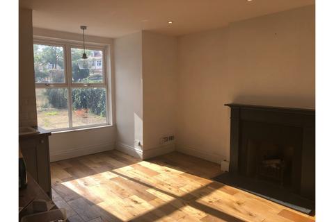 1 bedroom ground floor flat for sale, flat 1 - 41 Hermon Hill, London, E11
