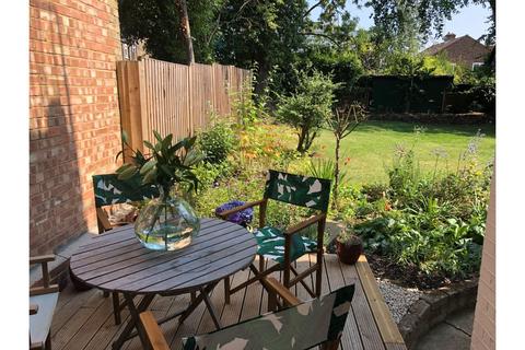 1 bedroom ground floor flat for sale, flat 1 - 41 Hermon Hill, London, E11