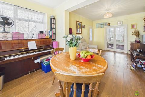 3 bedroom semi-detached house for sale, Hillingdon Road, Bexleyheath, Kent, DA7