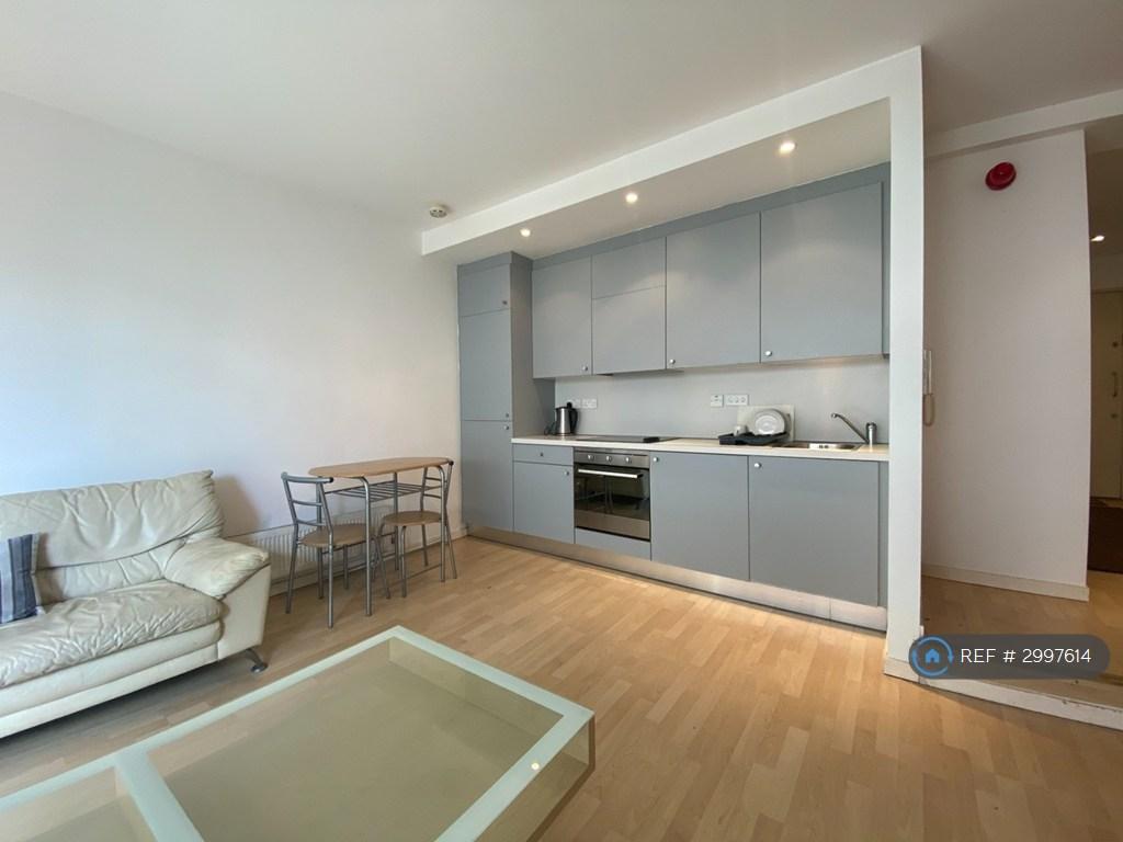 Apartment in Liverpool - More