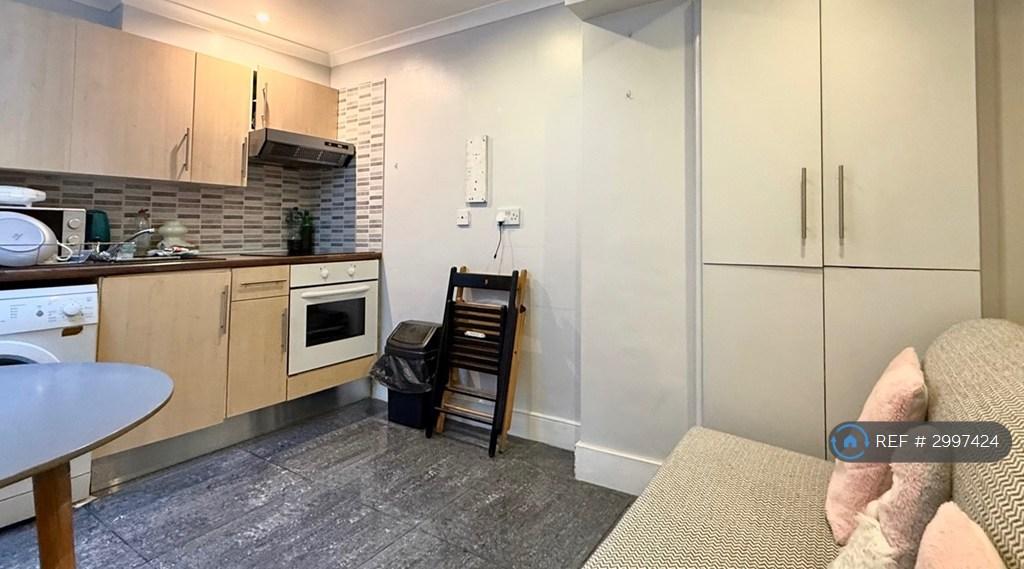 Apartment in London - View 4
