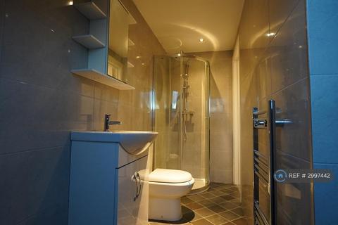 1 bedroom in a house share to rent, Harrow Road, Barking, IG11