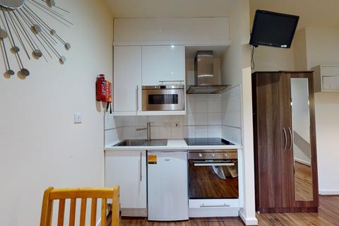 Studio to rent, Ashmore Road