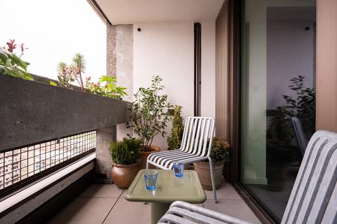2 bedroom flat to rent, Balfron Tower, 7 St Leonards Road, London E14 0UY