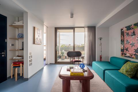 2 bedroom flat to rent, Balfron Tower, 7 St Leonards Road, London E14 0UY