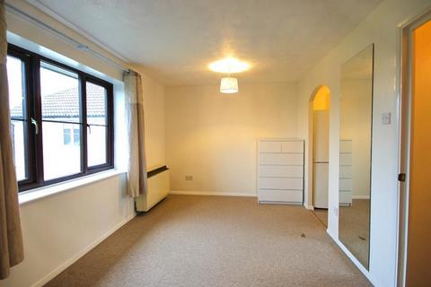 1 bedroom flat to rent, Campion Court, Elmore Close, Wembley