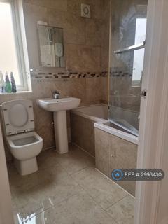 5 bedroom semi-detached house to rent, Vicarage Road, London, E10