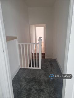 5 bedroom semi-detached house to rent, Vicarage Road, London, E10