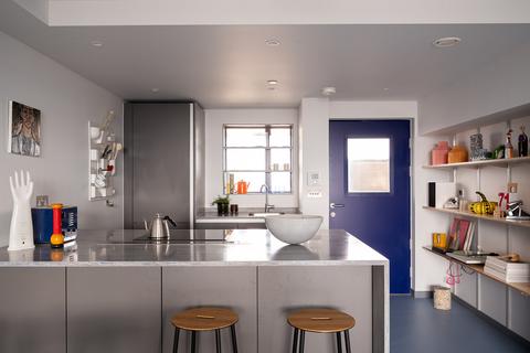 2 bedroom flat to rent, Balfron Tower, 7 St Leonards Road, London E14 0UY