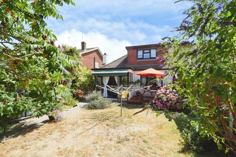 3 bedroom bungalow for sale, Sutton Court Drive, Rochford, Essex, SS4