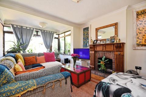 3 bedroom bungalow for sale, Sutton Court Drive, Rochford, Essex, SS4