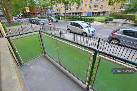 4 bedroom flat to rent, Scafell, London, NW1