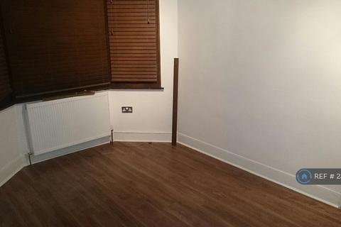 2 bedroom flat to rent, Caledon Road, London, E6
