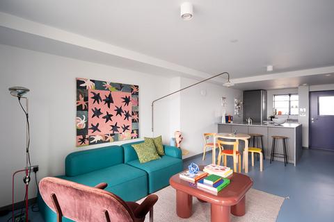 2 bedroom flat to rent, Balfron Tower, 7 St Leonards Road, London E14 0XU